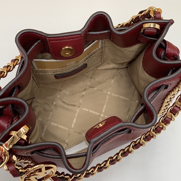 MICHAEL KORS MINA Small Belted
Chain Crossbody bag DARK CHERRY
COLOR - Picture 10 of 16